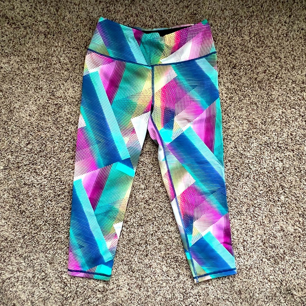 VSX knockout Capri Workout Leggings